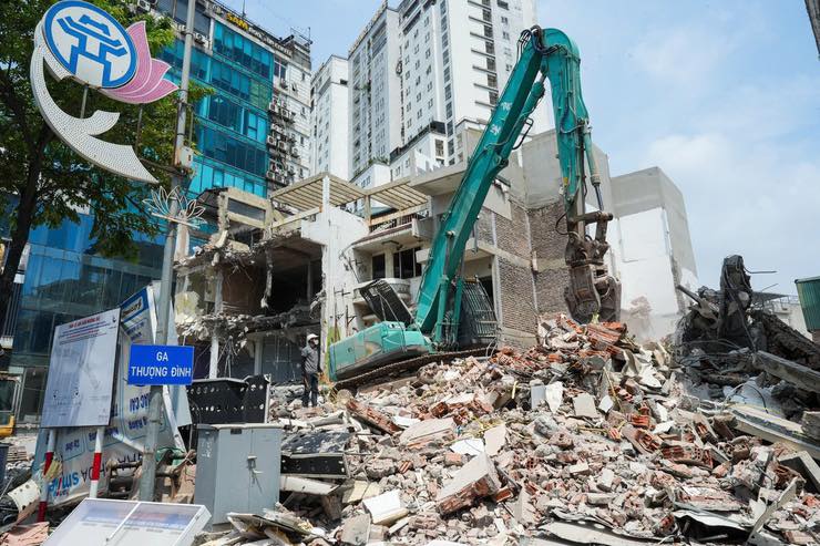Những lưu ý khi tiến hành phá dỡ nhà mà không làm ảnh hưởng an toàn cho các công trình lân cận