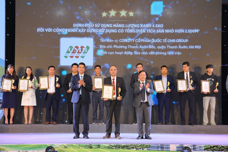 CMB vinh dự là một trong 66 đơn vị tiêu biểu được SCT trao tặng danh hiệu Cơ sở, công trình xây dựng sử dụng năng lượng xanh Hà Nội năm 2023